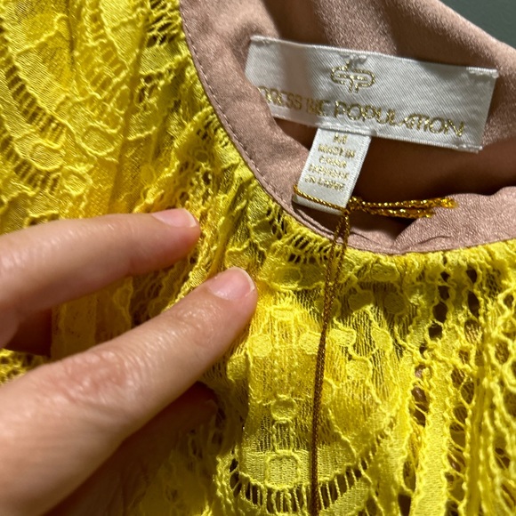 Dress the Population one-shoulder lace dress bright yellow - Picture 4 of 6